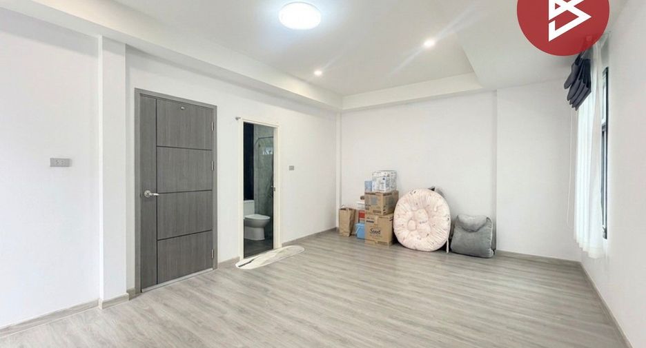For sale 4 bedrooms house in Si Racha, Chonburi