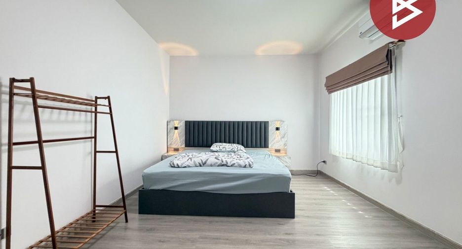 For sale 4 bedrooms house in Si Racha, Chonburi