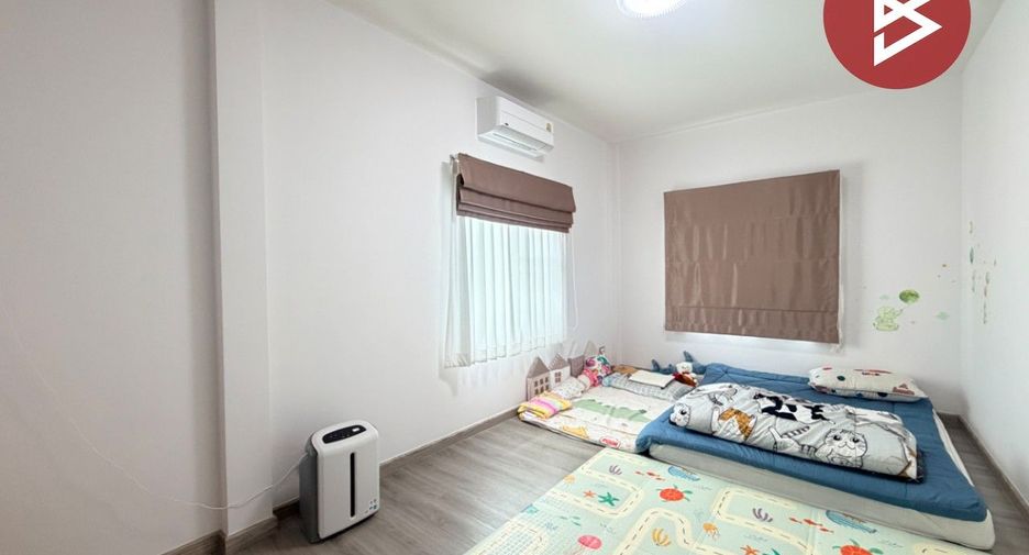 For sale 4 bedrooms house in Si Racha, Chonburi