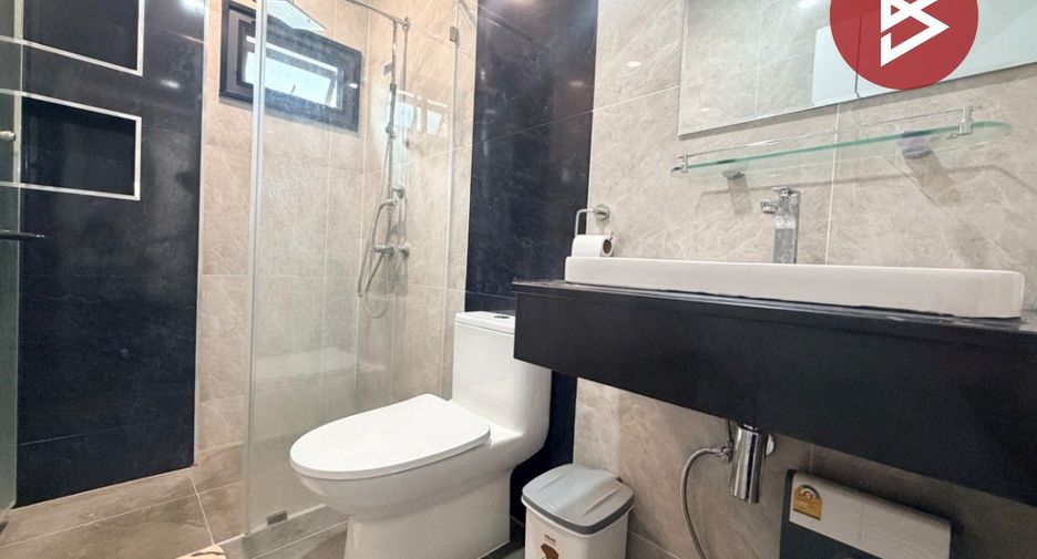 For sale 4 bedrooms house in Si Racha, Chonburi