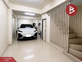 Local comercial en venta de 4 habitaciones en Si Racha, Chonburi