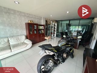 Local comercial en venta de 4 habitaciones en Si Racha, Chonburi