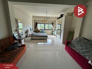 Local comercial en venta de 4 habitaciones en Si Racha, Chonburi