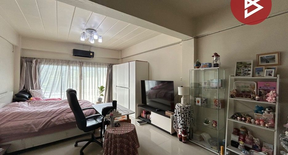 Local comercial en venta de 4 habitaciones en Si Racha, Chonburi