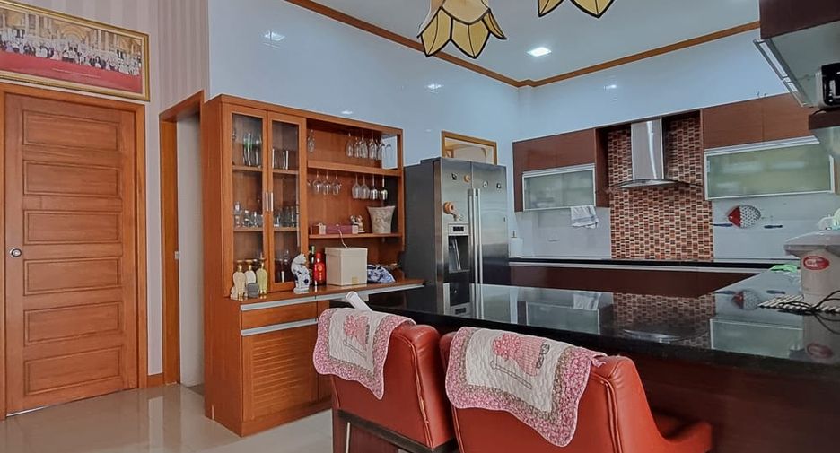Villa zum Kauf mit 3 Zimmer in Bang Lamung, Chonburi
