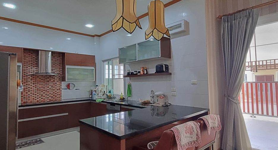 Villa zum Kauf mit 3 Zimmer in Bang Lamung, Chonburi