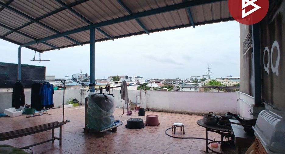 Local comercial en venta de 12 habitaciones en Bang Khun Thian, Bangkok