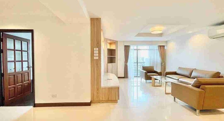Condo en venta y en alquiler de 3 habitaciones en Watthana, Bangkok