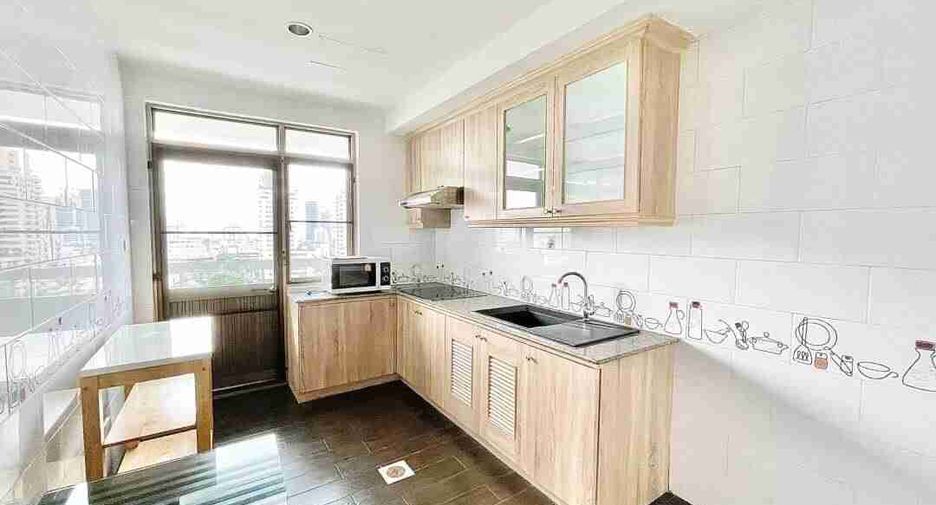 Condo en venta y en alquiler de 3 habitaciones en Watthana, Bangkok