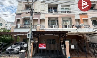 Casa adosada en venta de 4 habitaciones en Bueng Kum, Bangkok