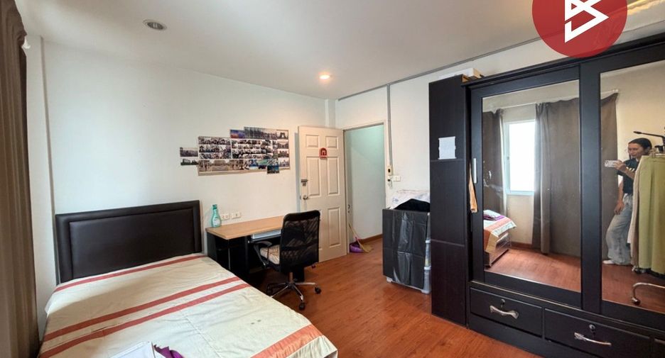 Casa adosada en venta de 4 habitaciones en Bueng Kum, Bangkok