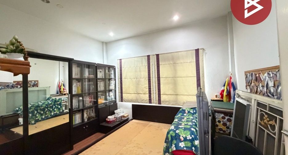 Casa adosada en venta de 4 habitaciones en Bueng Kum, Bangkok