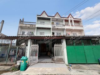 Casa adosada en venta de 4 habitaciones en Bueng Kum, Bangkok