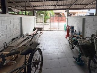 Casa adosada en venta de 4 habitaciones en Bueng Kum, Bangkok