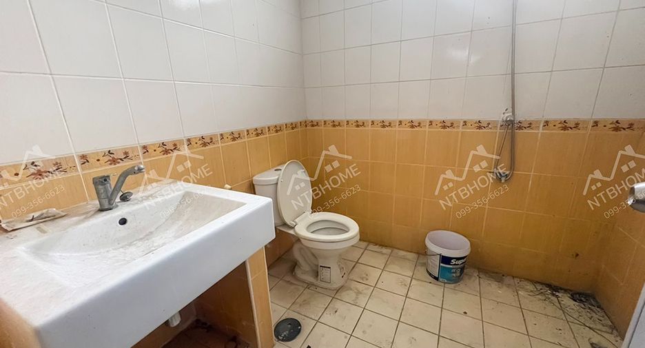 Casa adosada en venta de 4 habitaciones en Bueng Kum, Bangkok