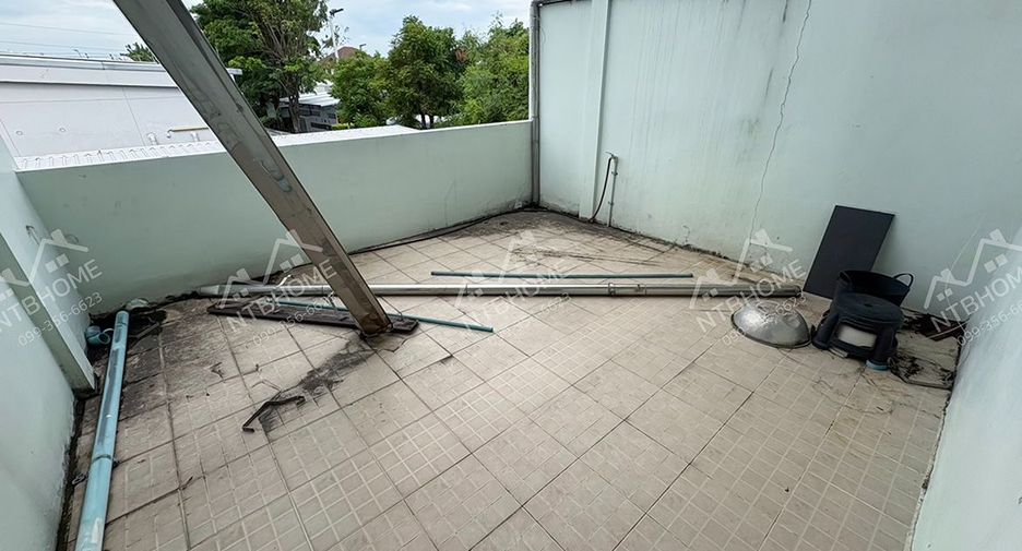 Casa adosada en venta de 4 habitaciones en Bueng Kum, Bangkok