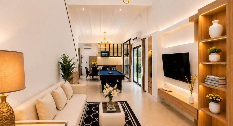 For rent 4 bedrooms villa in Bang Lamung, Chonburi