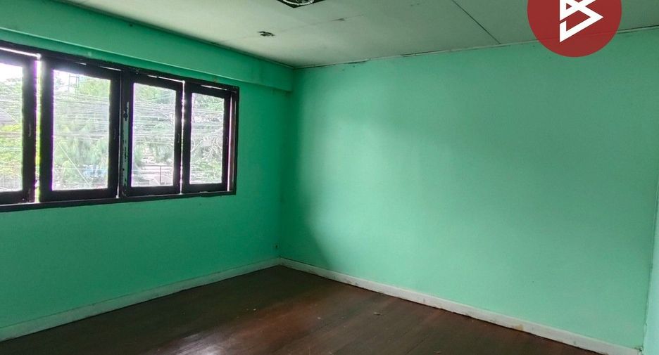 For sale 2 bedrooms townhouse in Mueang Samut Prakan, Samut Prakan