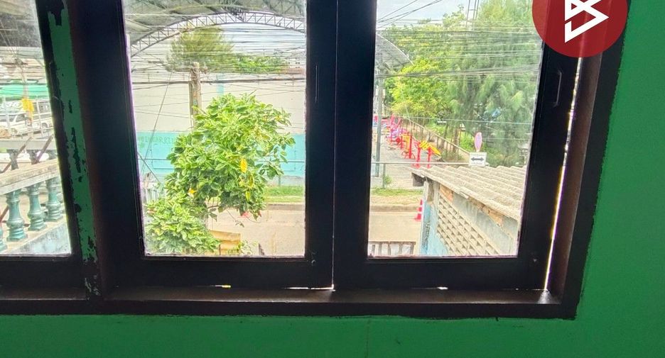For sale 2 bedrooms townhouse in Mueang Samut Prakan, Samut Prakan