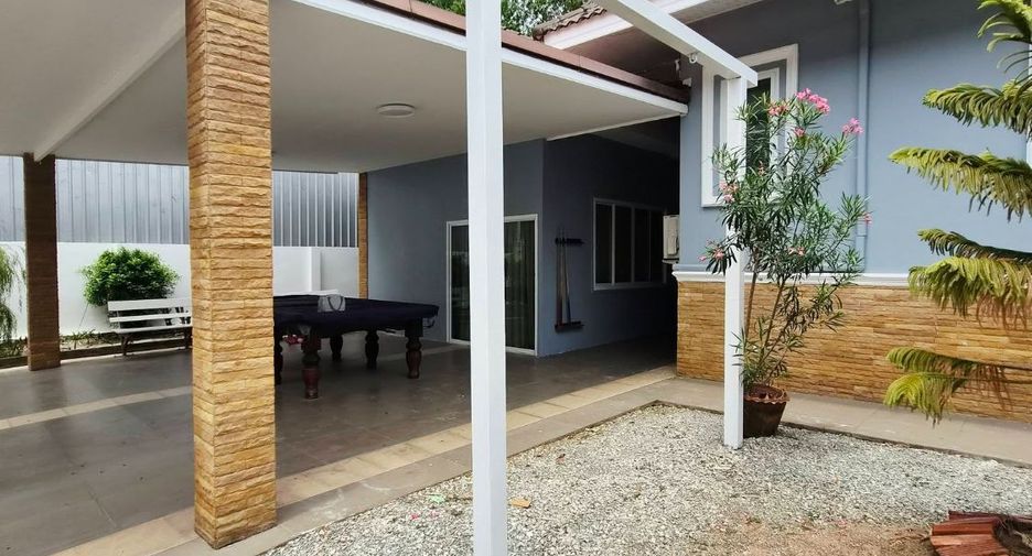 À louer et à vendre 5 chambres villa à Huay Yai, Pattaya