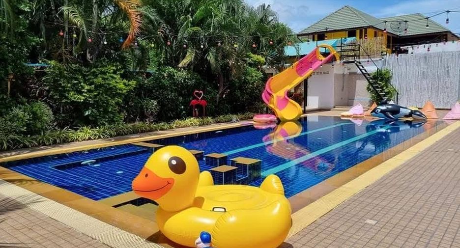 À louer et à vendre 5 chambres villa à Huay Yai, Pattaya