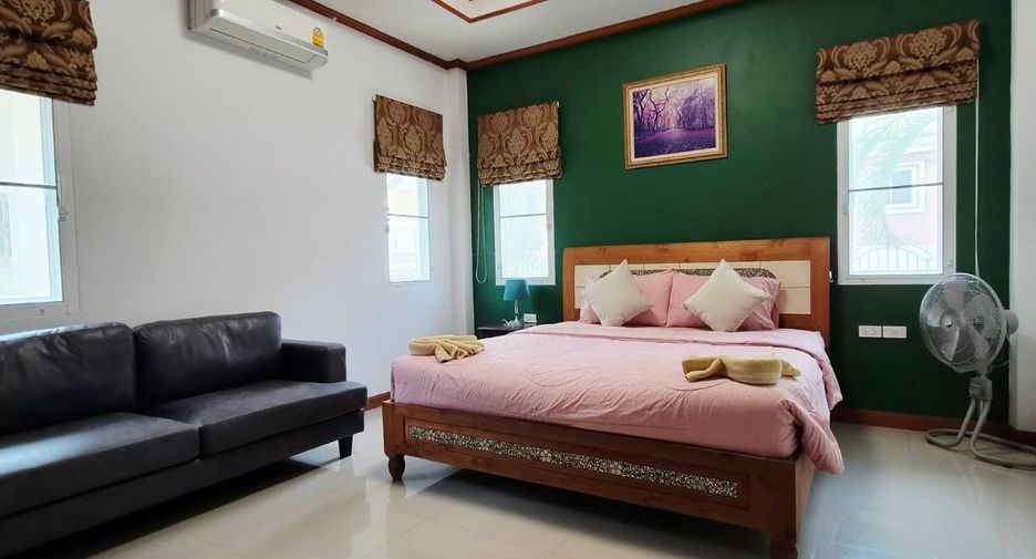 À louer et à vendre 5 chambres villa à Huay Yai, Pattaya