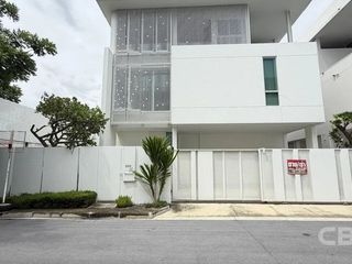 À louer et à vendre 4 chambres maison à Bueng Kum, Bangkok