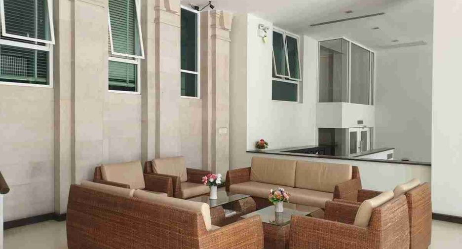 For sale そして for rent 2 ベッドルーム condo in Watthana, Bangkok