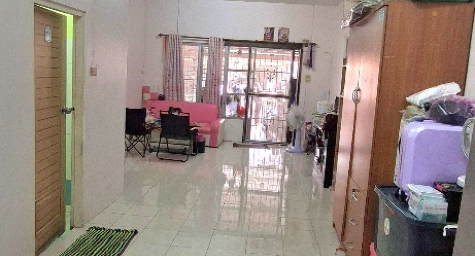 For sale 2 bedrooms townhouse in Mueang Chon Buri, Chonburi