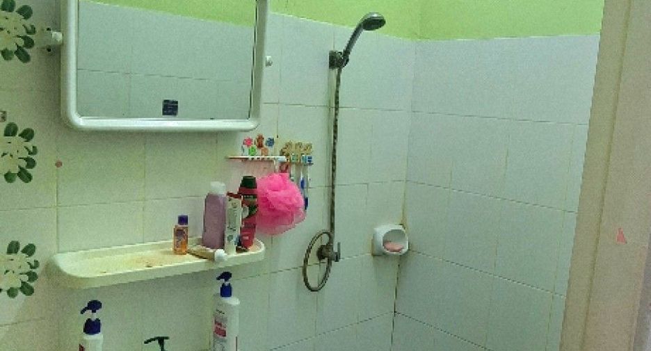 For sale 2 bedrooms townhouse in Mueang Chon Buri, Chonburi