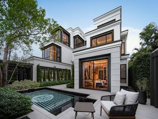 Haus zum Kauf mit 4 Zimmer in Saphan Sung, Bangkok