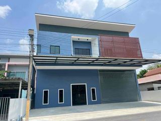 Local comercial en alquiler de 3 habitaciones en Lam Luk Ka, Pathum Thani