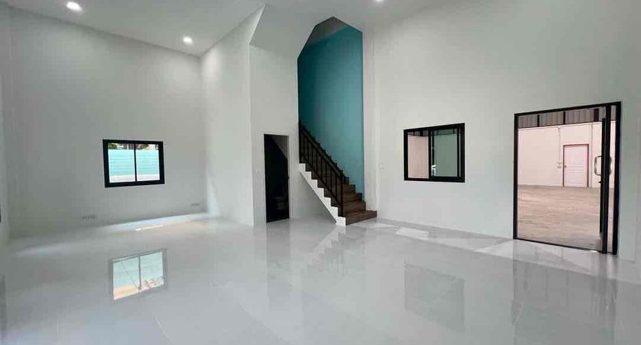 Local comercial en alquiler de 3 habitaciones en Lam Luk Ka, Pathum Thani