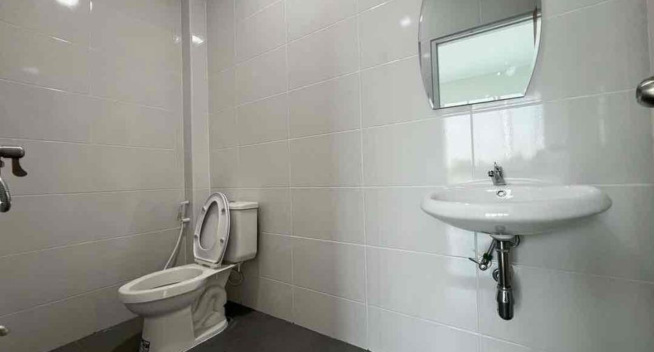 Local comercial en alquiler de 3 habitaciones en Lam Luk Ka, Pathum Thani