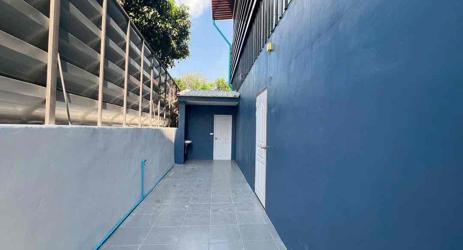 Local comercial en alquiler de 3 habitaciones en Lam Luk Ka, Pathum Thani