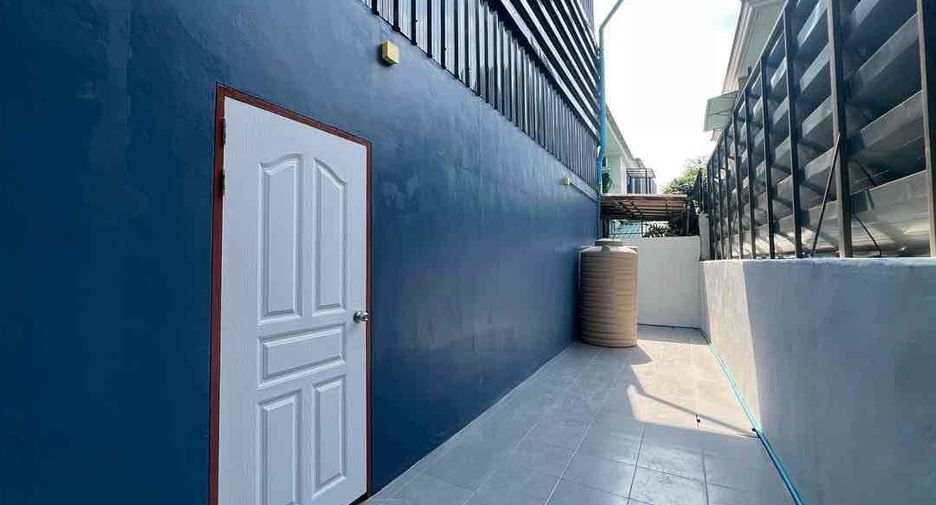 Local comercial en alquiler de 3 habitaciones en Lam Luk Ka, Pathum Thani