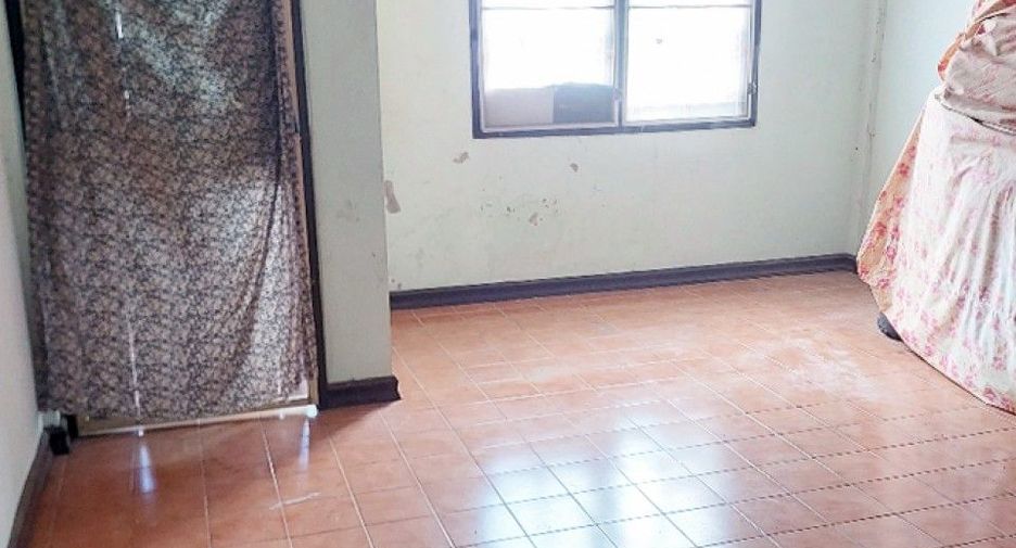 Casa adosada en venta de 2 habitaciones en Mueang Samut Prakan, Samut Prakan