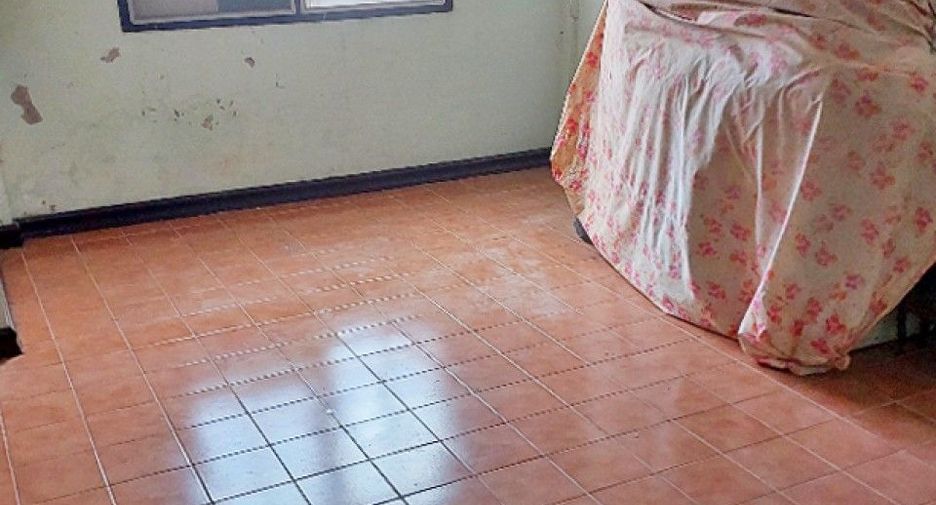 Casa adosada en venta de 2 habitaciones en Mueang Samut Prakan, Samut Prakan