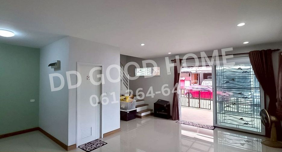 For sale 3 bedrooms townhouse in Lam Luk Ka, Pathum Thani