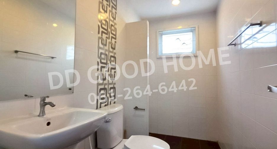 For sale 3 bedrooms townhouse in Lam Luk Ka, Pathum Thani