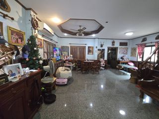 Haus zum Kauf mit 3 Zimmer in Phra Khanong, Bangkok