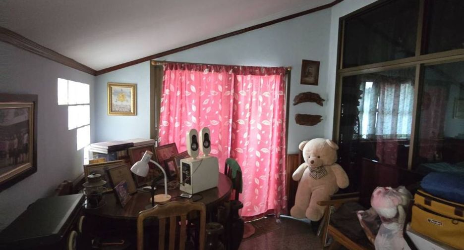 Haus zum Kauf mit 3 Zimmer in Phra Khanong, Bangkok