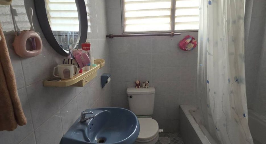 Haus zum Kauf mit 3 Zimmer in Phra Khanong, Bangkok