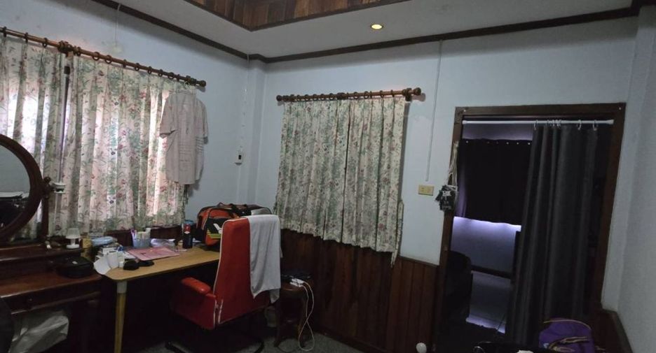 Haus zum Kauf mit 3 Zimmer in Phra Khanong, Bangkok