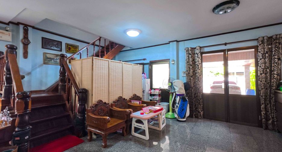 出售 3 卧室 独立屋 在 Phra Khanong, 曼谷