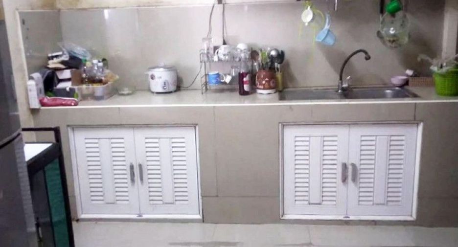 For sale 3 ベッドルーム townhouse in Bang Nam Priao, Chachoengsao