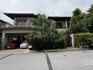 For sale 4 bedrooms house in Bang Kapi, Bangkok