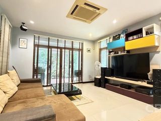 For sale 4 bedrooms house in Bang Kapi, Bangkok