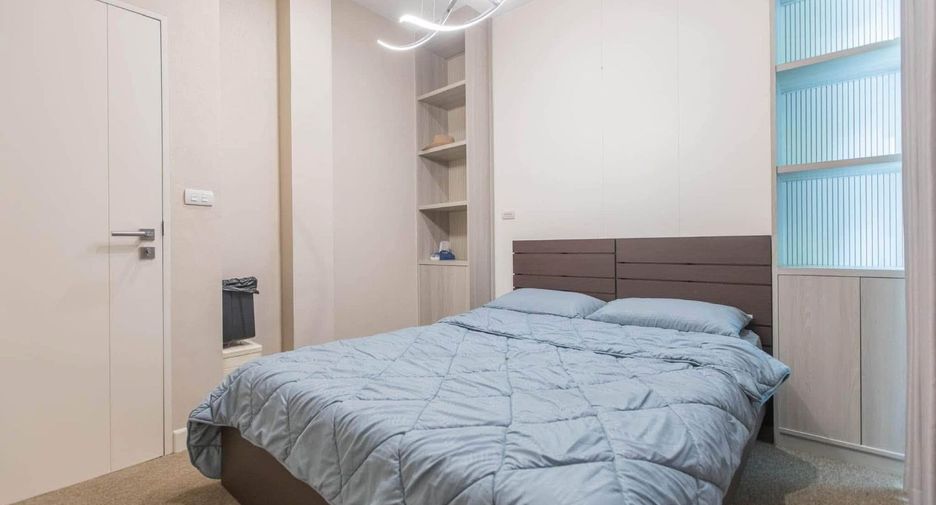 For rent 4 bedrooms house in Lat Phrao, Bangkok