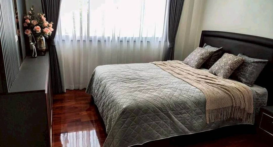Haus zur Miete und zum Kauf mit 5 Zimmer in Lat Krabang, Bangkok